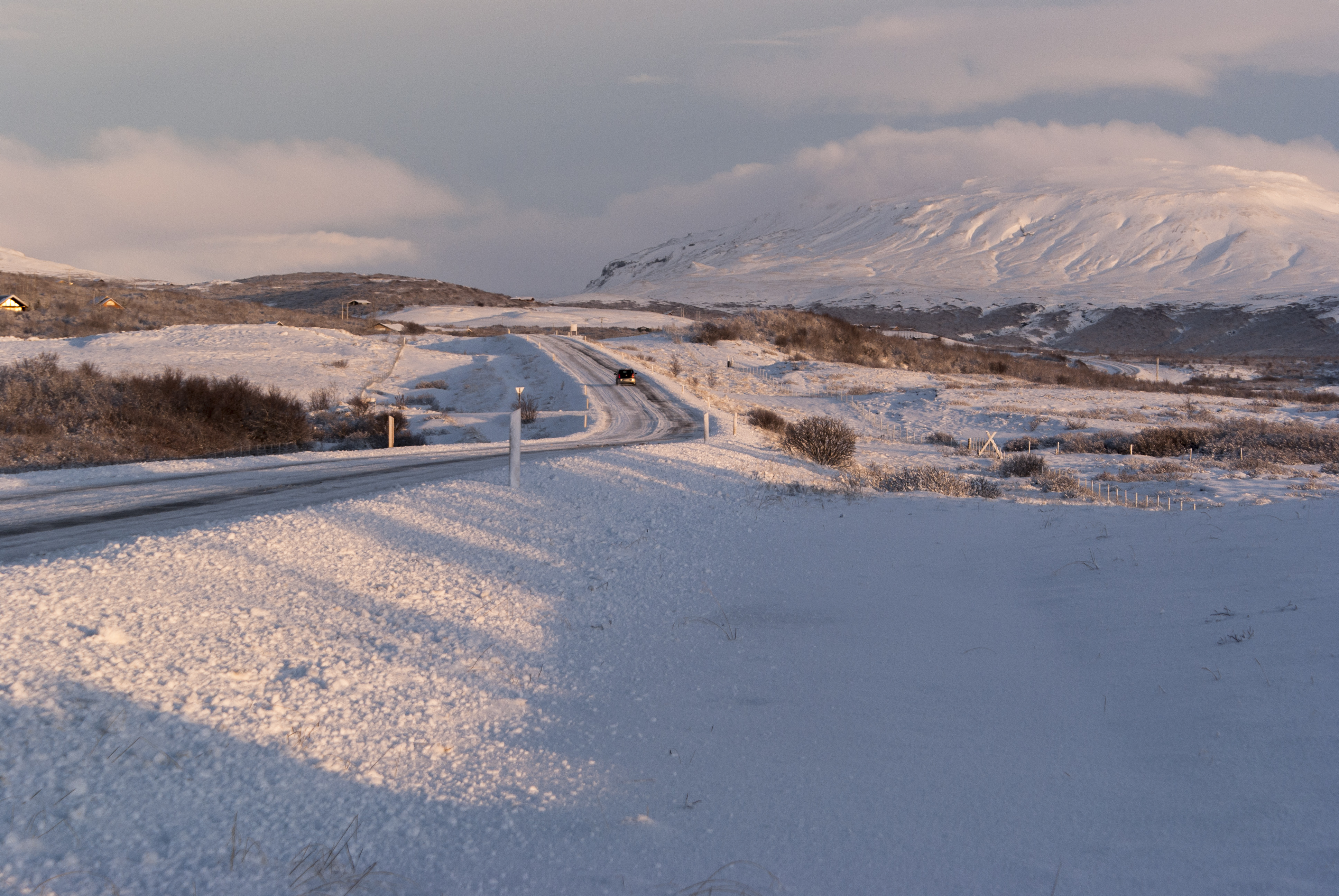 Island im Winter, Schnee soweit das Auge reicht