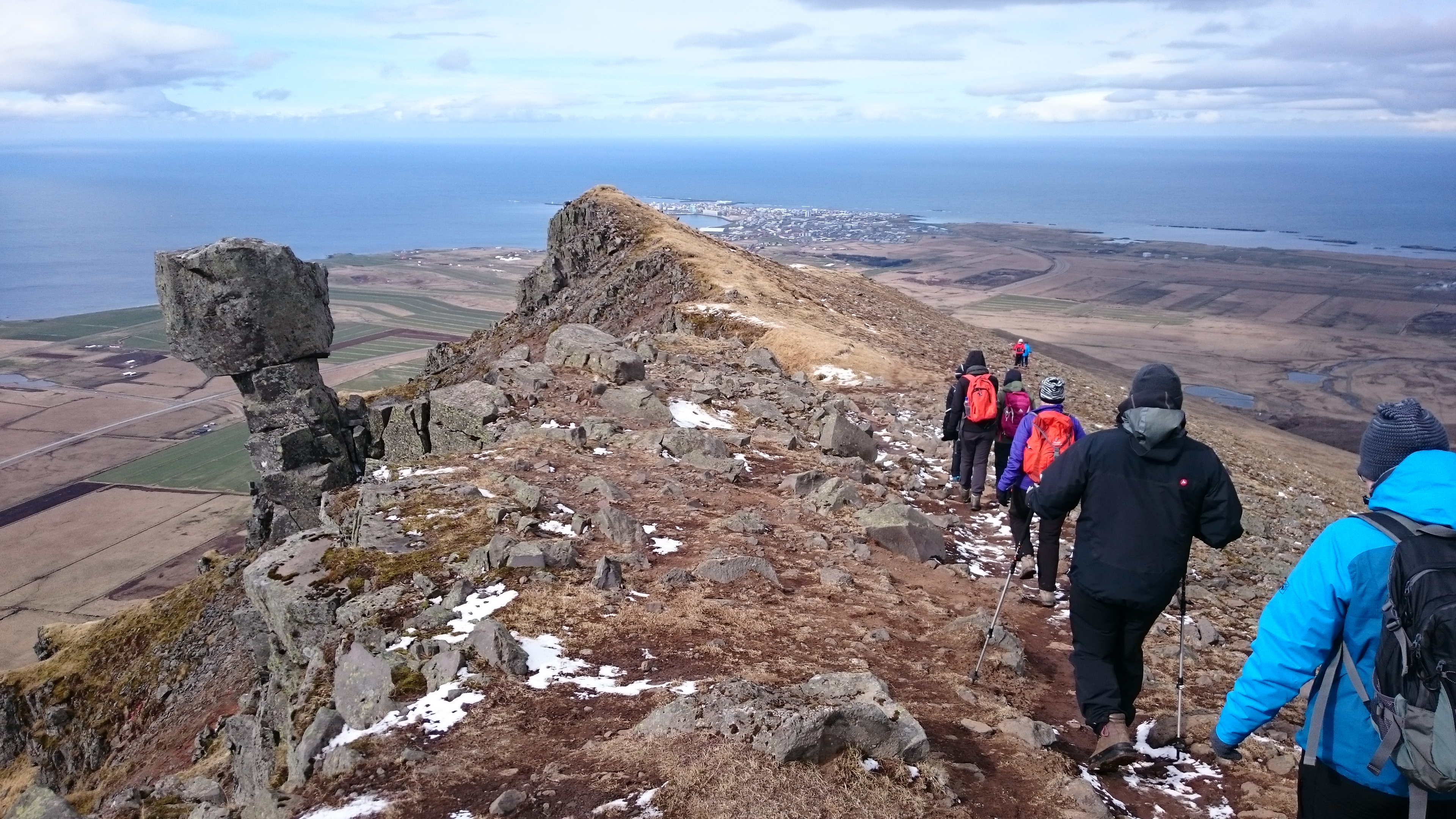 Katla Team wandert auf den Hausberg von Akranes - Akrafjall