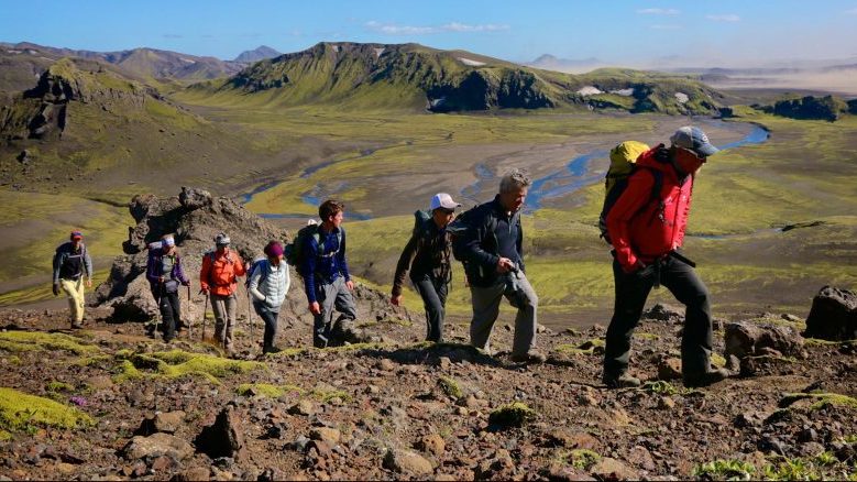 Gruppenwanderung am vulkanischen Berg Strutur