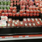 Tomaten und Gemüse in einem Supermarkt in Island