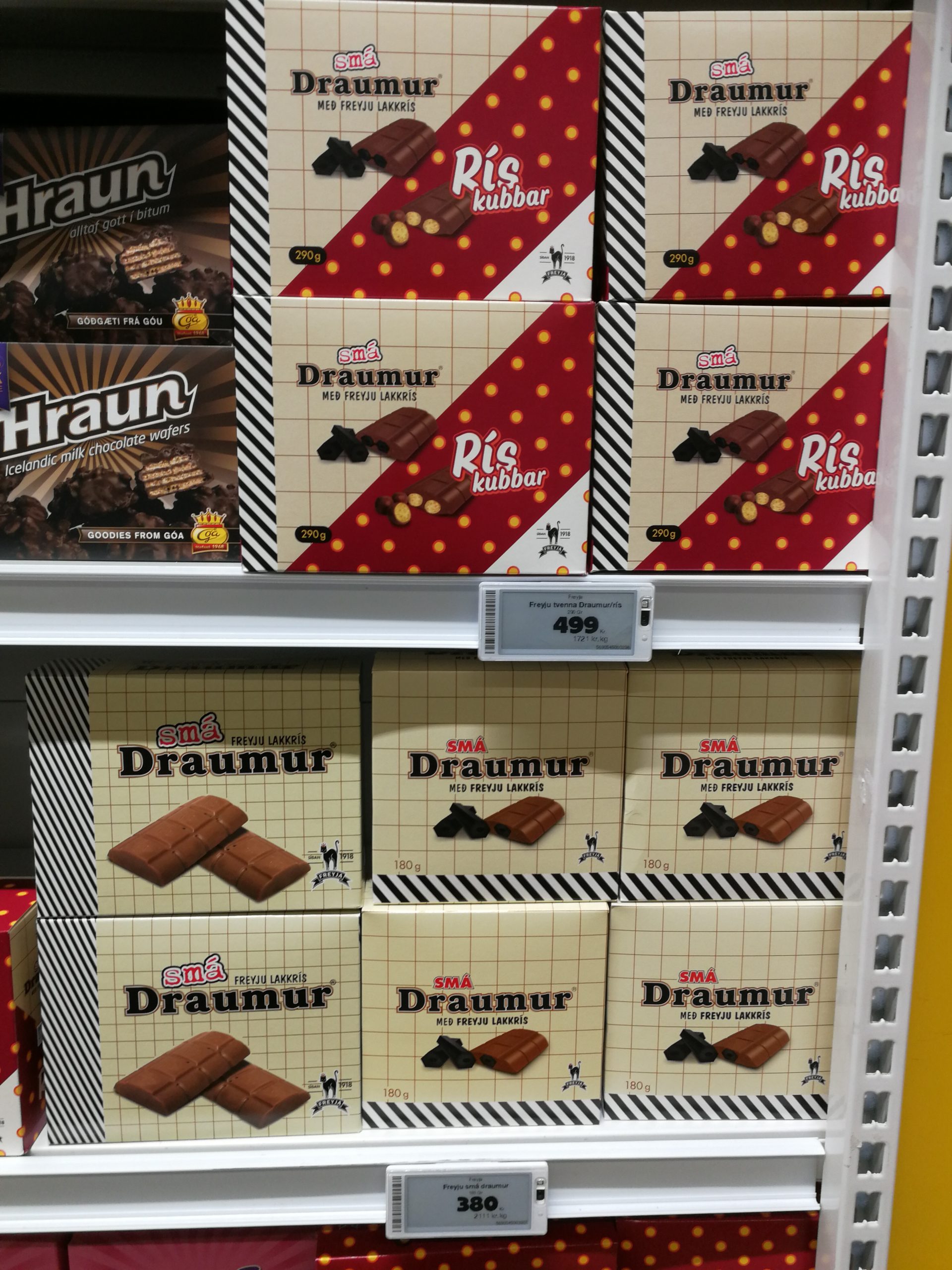 Schokolade in einem isländischen Supermarkt