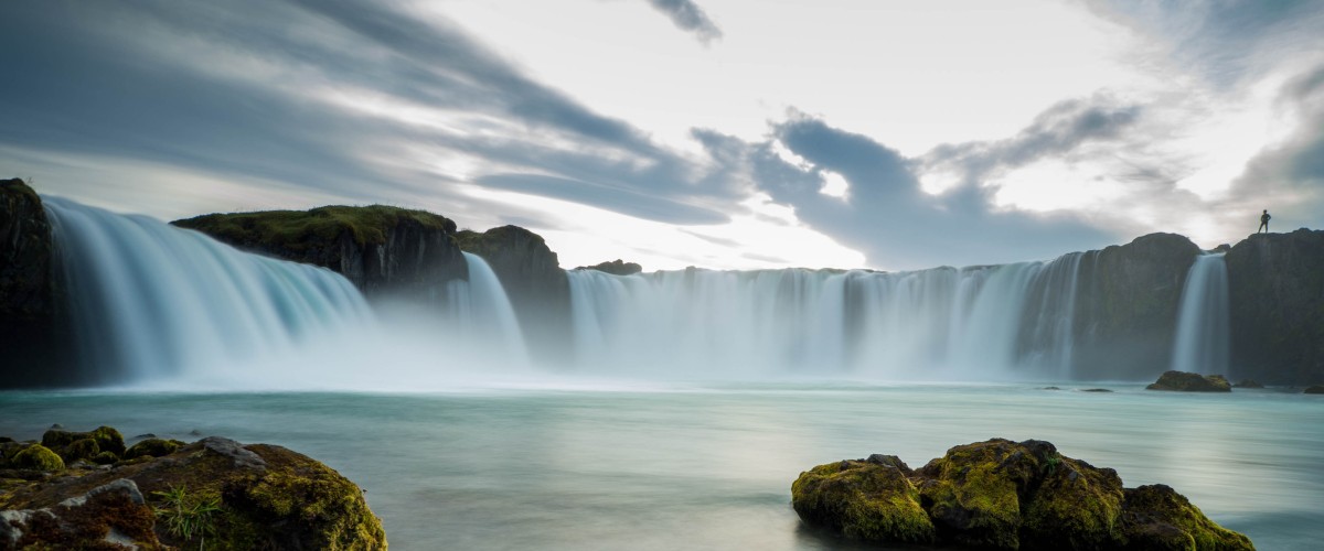 Individuelle Island-Reisen - Blick auf den Godafoss-Wasserfall