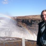 Susan am Wasserfall Gullfoss mit Regenbogen